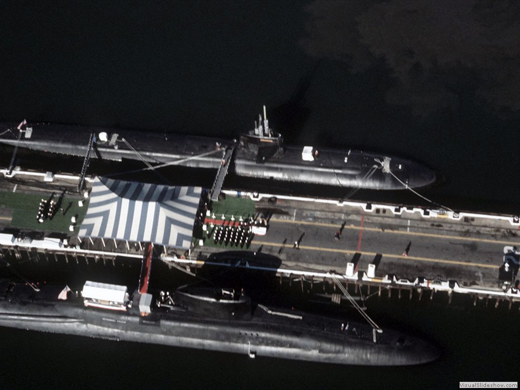 USS Baltimore (SSN-704) (top) and USS Nathanael Greene (SSBN-636) 1986