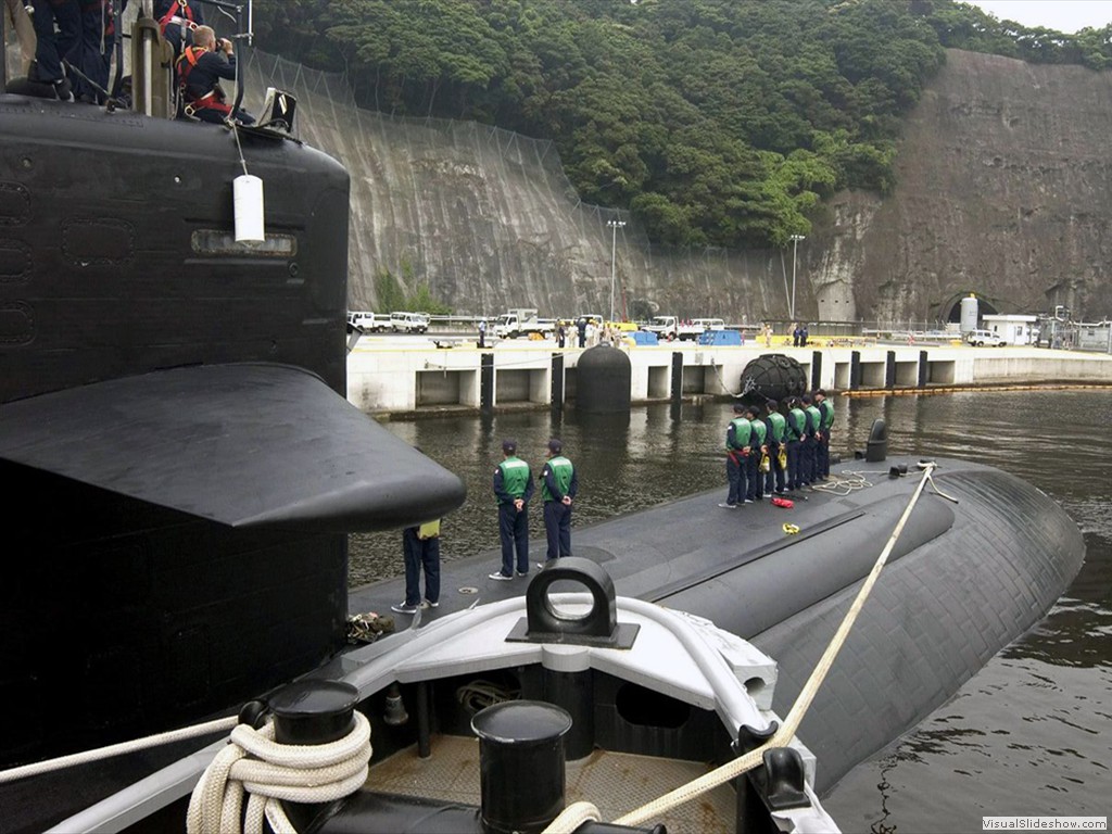 USS Buffalo (SSN-715) arrives in Japan